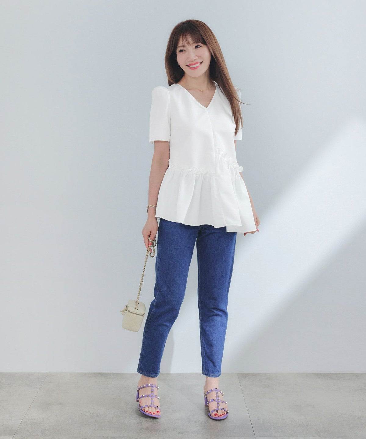 手洗い可Vネック上品きれいめエレガントフォーマルオフィスカジュアルフレアフリル体型カバーフェミニンジョイントスペース