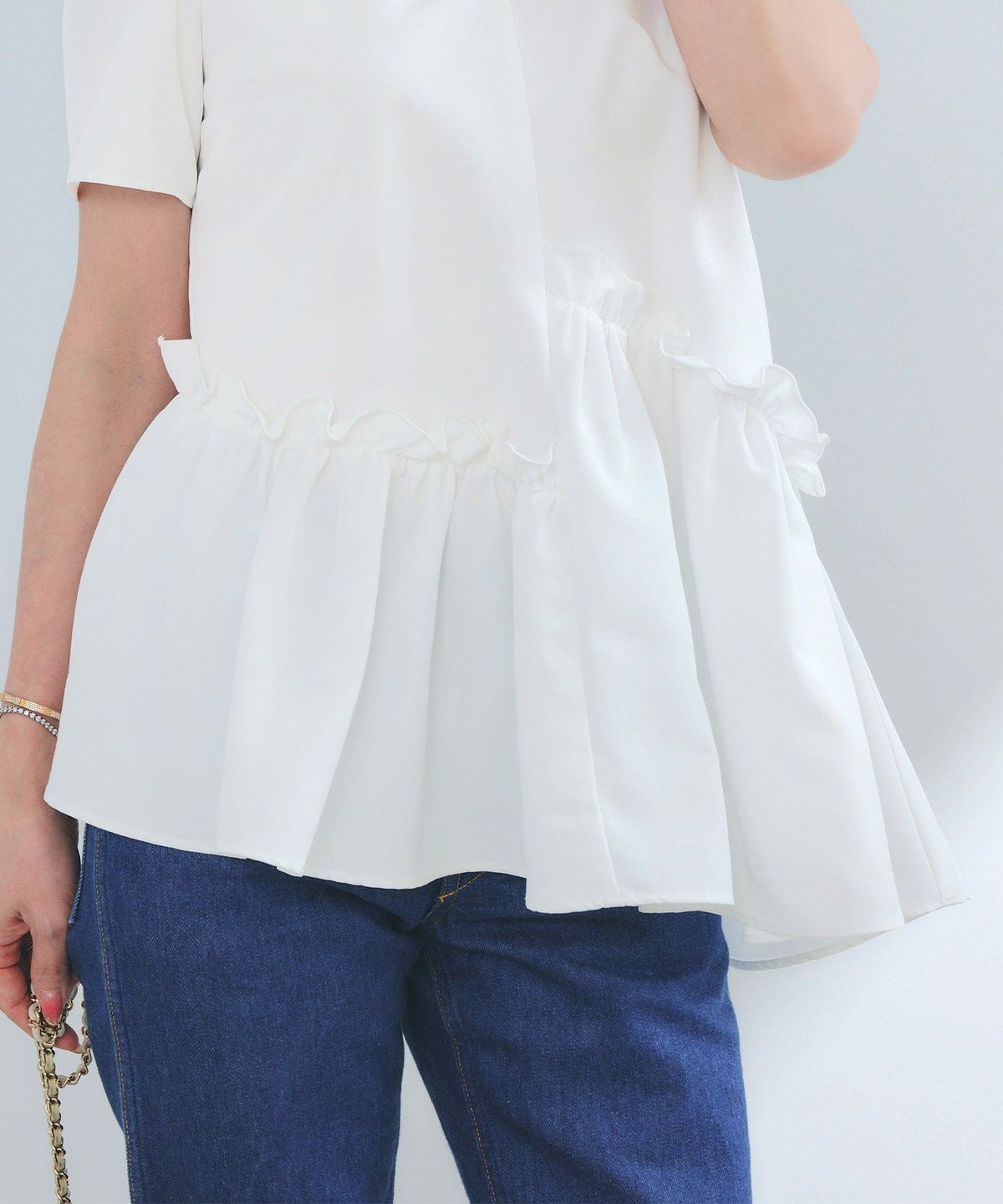 手洗い可Vネック上品きれいめエレガントフォーマルオフィスカジュアルフレアフリル体型カバーフェミニンジョイントスペース