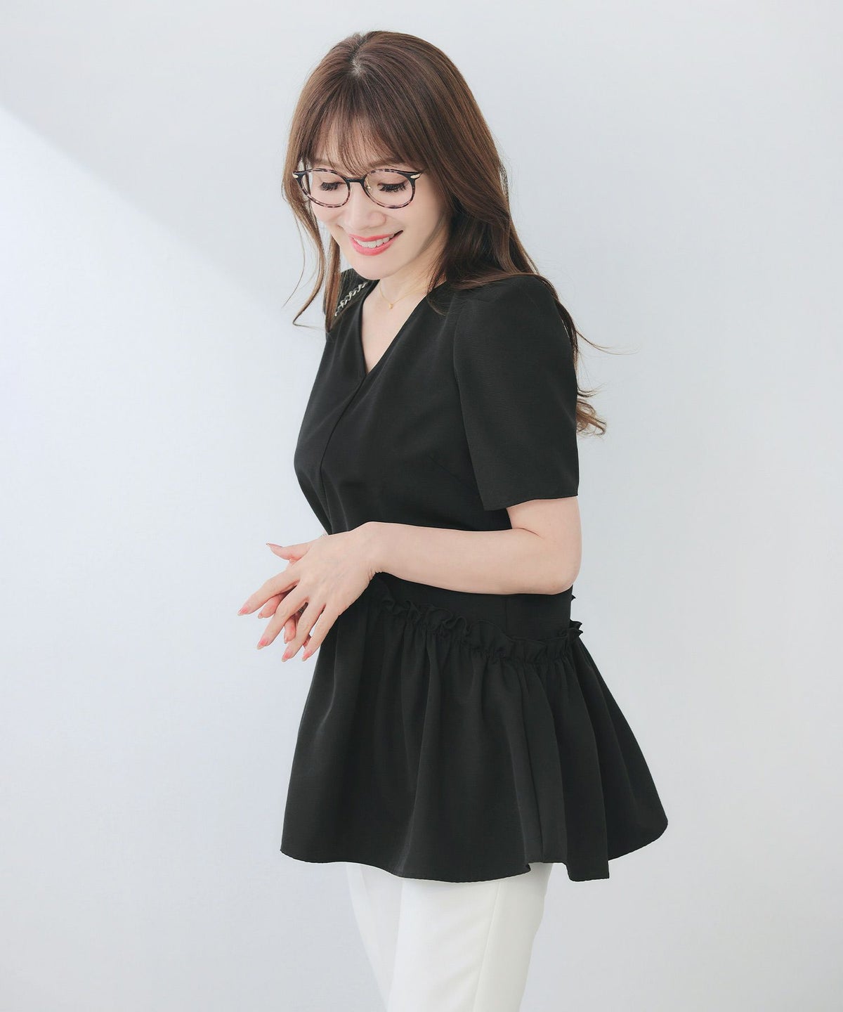 手洗い可Vネック上品きれいめエレガントフォーマルオフィスカジュアルフレアフリル体型カバーフェミニンジョイントスペース