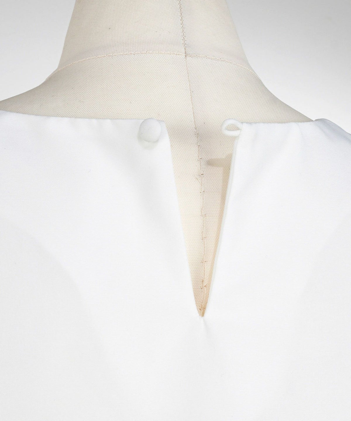 手洗い可Vネック上品きれいめエレガントフォーマルオフィスカジュアルフレアフリル体型カバーフェミニンジョイントスペース