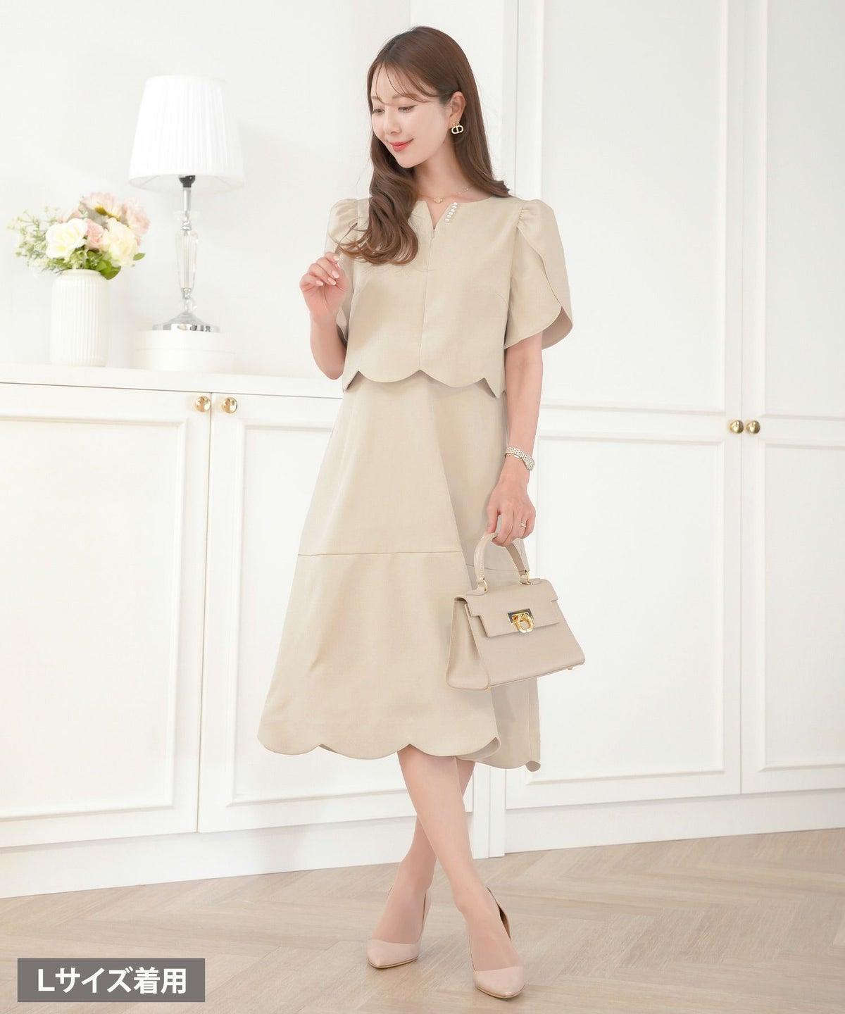 レディース/ワンピース/M/L/サイズ展開/スカラップ/セパレート風/膝丈/膝下丈/半袖/チューリップスリーブ/フレア/ゆとり/ゆったり/妊婦/産前産後/フロントファスナー/パール/授乳/ママ/授業参観/お宮参り/オケージョン/ピンクベージュ/ネイビー