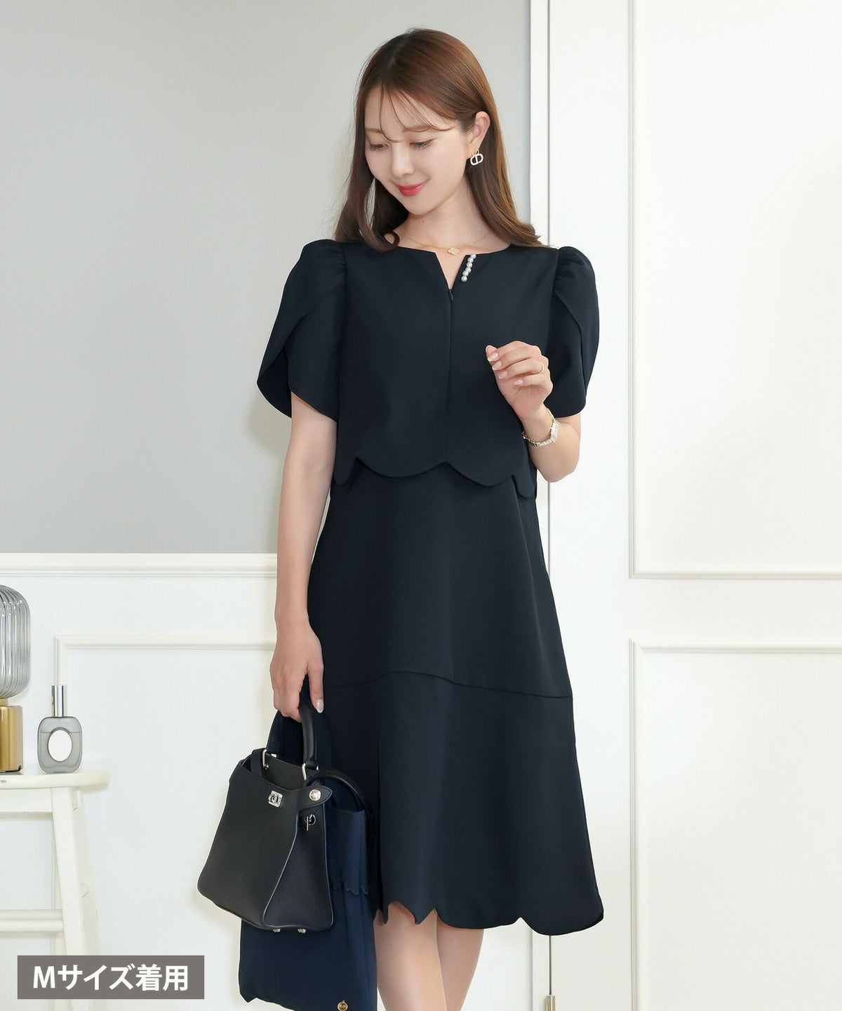 レディース/ワンピース/M/L/サイズ展開/スカラップ/セパレート風/膝丈/膝下丈/半袖/チューリップスリーブ/フレア/ゆとり/ゆったり/妊婦/産前産後/フロントファスナー/パール/授乳/ママ/授業参観/お宮参り/オケージョン/ピンクベージュ/ネイビー