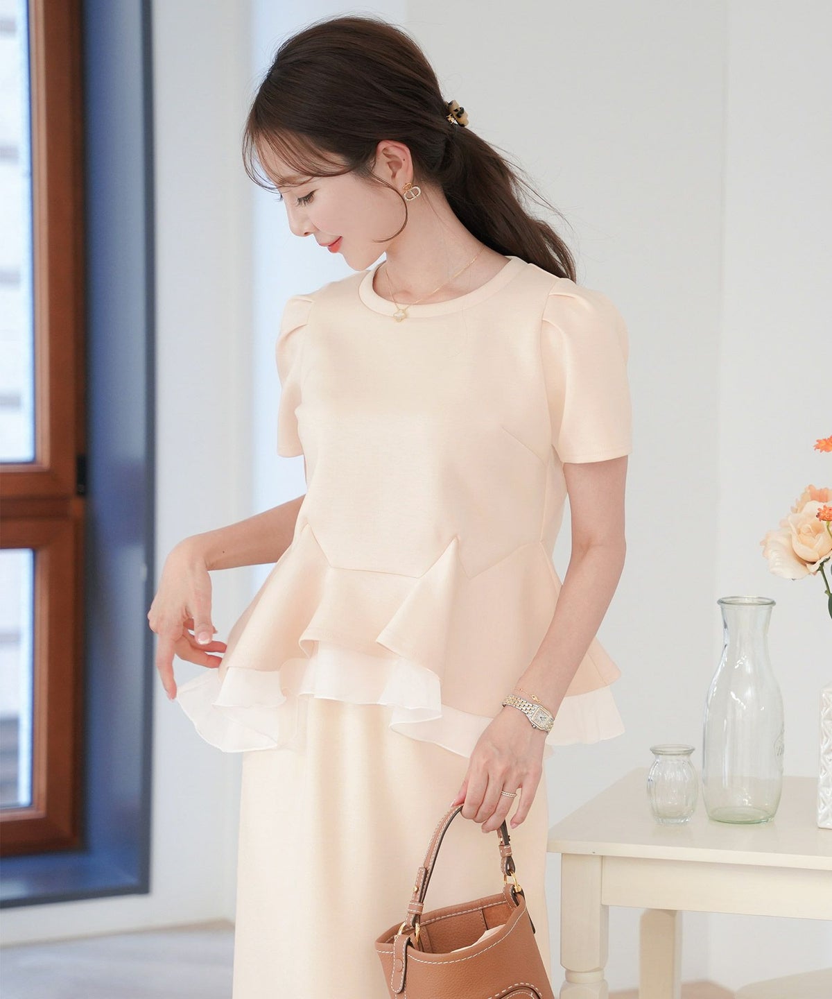 レディース/トップス/カットソー/ペプラム/ダンボールニット/もっちり/伸縮/シアー/オーガンジー/透け感/タック/イレヘム/アシメ/レイヤード/半袖/体型カバー/セットアップ/春/夏/秋/アイボリー/ダスティピンク/ネイビー/ピンク/配色/フェミニン/エレガント/上品/カジュアル