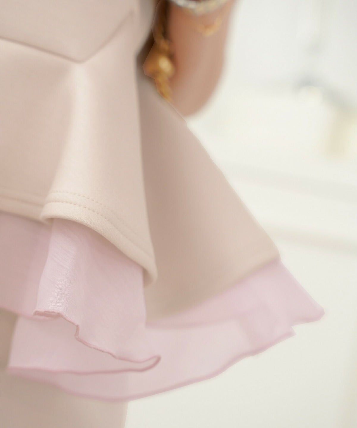 レディース/トップス/カットソー/ペプラム/ダンボールニット/もっちり/伸縮/シアー/オーガンジー/透け感/タック/イレヘム/アシメ/レイヤード/半袖/体型カバー/セットアップ/春/夏/秋/アイボリー/ダスティピンク/ネイビー/ピンク/配色/フェミニン/エレガント/上品/カジュアル