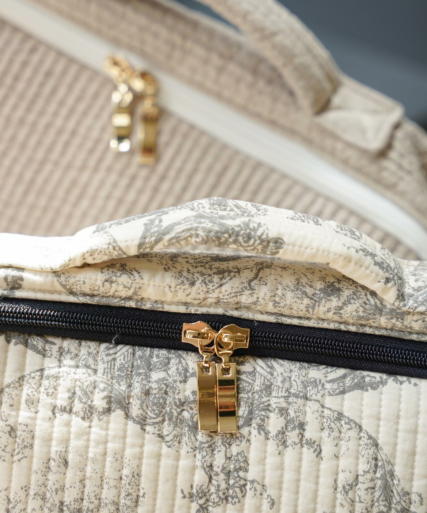 ヌビ マルチケース HUIT 全4色｜hit927-0253【2】 - ポーチ商品一覧