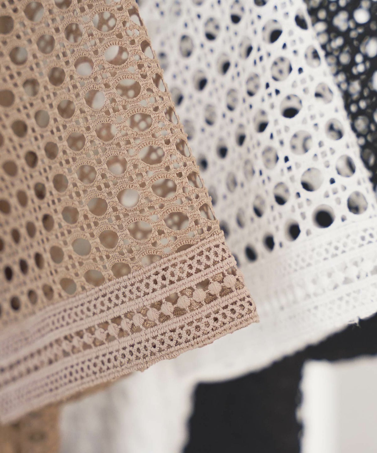 ワンピースレディース総レースドット半袖春夏フィット&フレア白黒ブラウンジョイントスペース