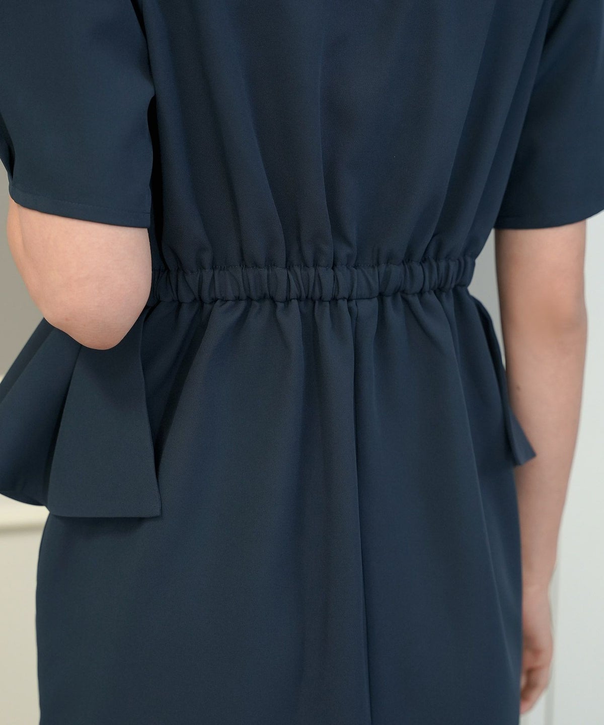 レディース/ワンピース/タイト/ペプラム/フロントファスナー/ハートネック/半袖/タック/スリット/シルエット/入卒園/授業参観/お宮参り/オケージョン/キレイ/綺麗/夏/春/体型カバー/ペプラム/ウエストゴム/上品/エレガント/フェミニン/20代/30代/40代/ママ/母/