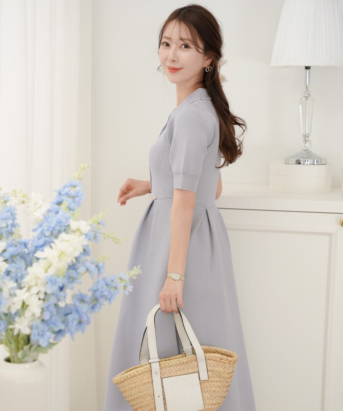 レディース ワンピース ニットワンピース ニット 襟 パール パールトリム リブ編み ロング ミモレ フレアシルエット タック 前あき ブルーグレー ラベンダー ピンクベージュ ネイビー 上品 エレガント フェミニン 大人 ヒット リニューアル 半袖 新色 ブラウン ミント 春 夏 SS