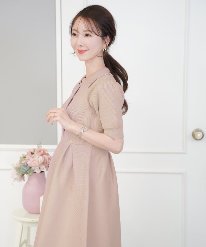 レディース ワンピース ニットワンピース ニット 襟 パール パールトリム リブ編み ロング ミモレ フレアシルエット タック 前あき ブルーグレー ラベンダー ピンクベージュ ネイビー 上品 エレガント フェミニン 大人 ヒット リニューアル 半袖 新色 ブラウン ミント 春 夏 SS