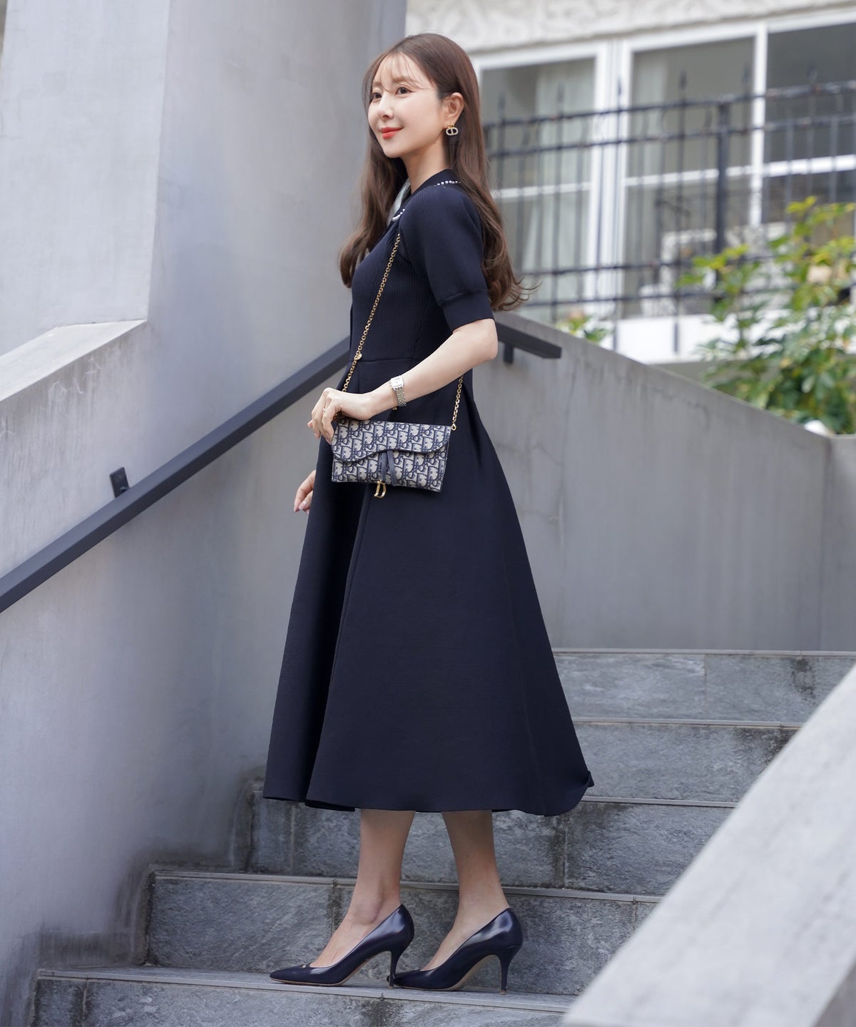 レディース ワンピース ニットワンピース ニット 襟 パール パールトリム リブ編み ロング ミモレ フレアシルエット タック 前あき ブルーグレー ラベンダー ピンクベージュ ネイビー 上品 エレガント フェミニン 大人 ヒット リニューアル 半袖 新色 ブラウン ミント 春 夏 SS