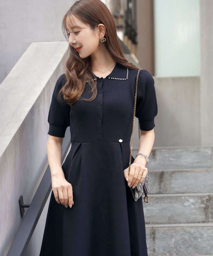 レディース ワンピース ニットワンピース ニット 襟 パール パールトリム リブ編み ロング ミモレ フレアシルエット タック 前あき ブルーグレー ラベンダー ピンクベージュ ネイビー 上品 エレガント フェミニン 大人 ヒット リニューアル 半袖 新色 ブラウン ミント 春 夏 SS