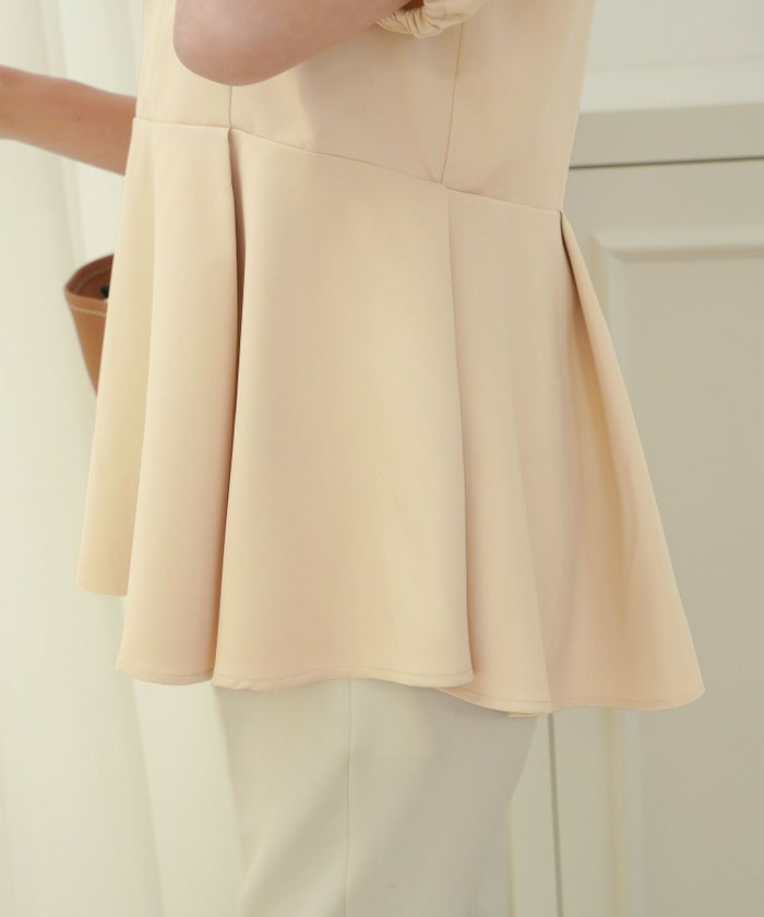 レディース/トップス/ブラウス/フロントファスナー/ハートネック/半袖/袖ゴム/ペプラムシルエット/パネルライン/体型カバー/袖口ゴム/授乳/ママ/フレアシルエット/イエロー/バターイエロー/ピンクベージュ/ブラック/上品/エレガント/フェミニン/シンプル/