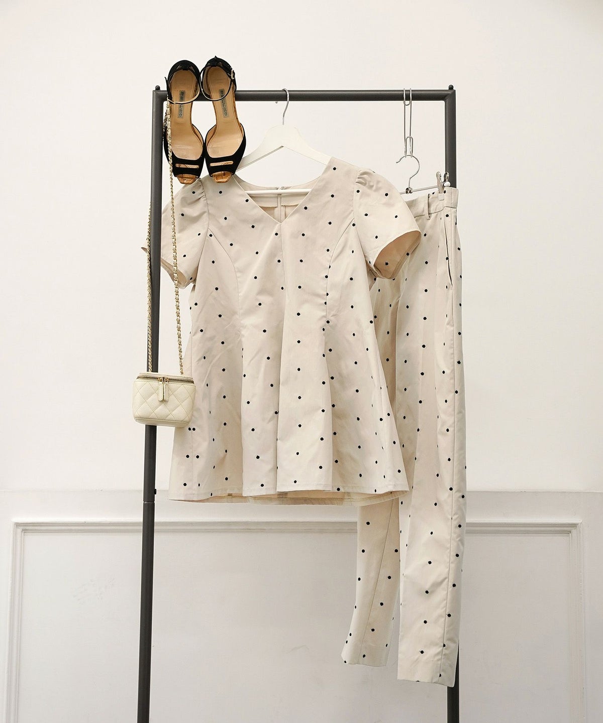 手洗い可セットアップ対応可水玉かわいい上品きれいめ大人カジュアルオフィスフォーマルフェミニン美脚ジョイントスペース