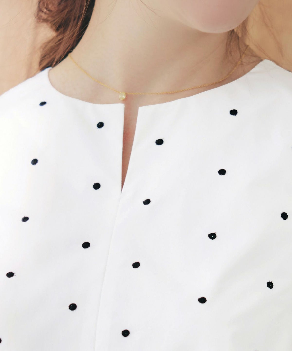 手洗い可セットアップ対応可水玉かわいい上品きれいめ大人カジュアルオフィスフォーマルフェミニンパフスリーブスリットジョイントスペース