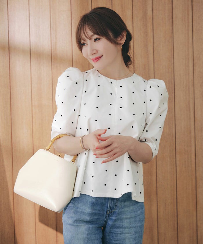 手洗い可セットアップ対応可水玉かわいい上品きれいめ大人カジュアルオフィスフォーマルフェミニンパフスリーブスリットジョイントスペース