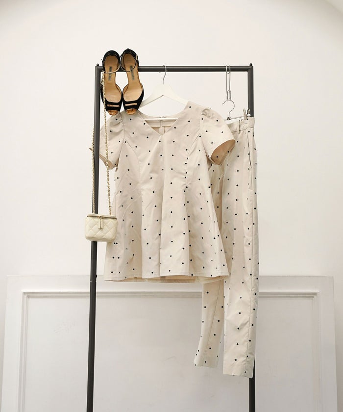 手洗い可 セットアップ対応可 水玉 かわいい 上品 きれいめ 大人カジュアル オフィス フォーマル フェミニン 体型カバー Vネック ジョイントスペース