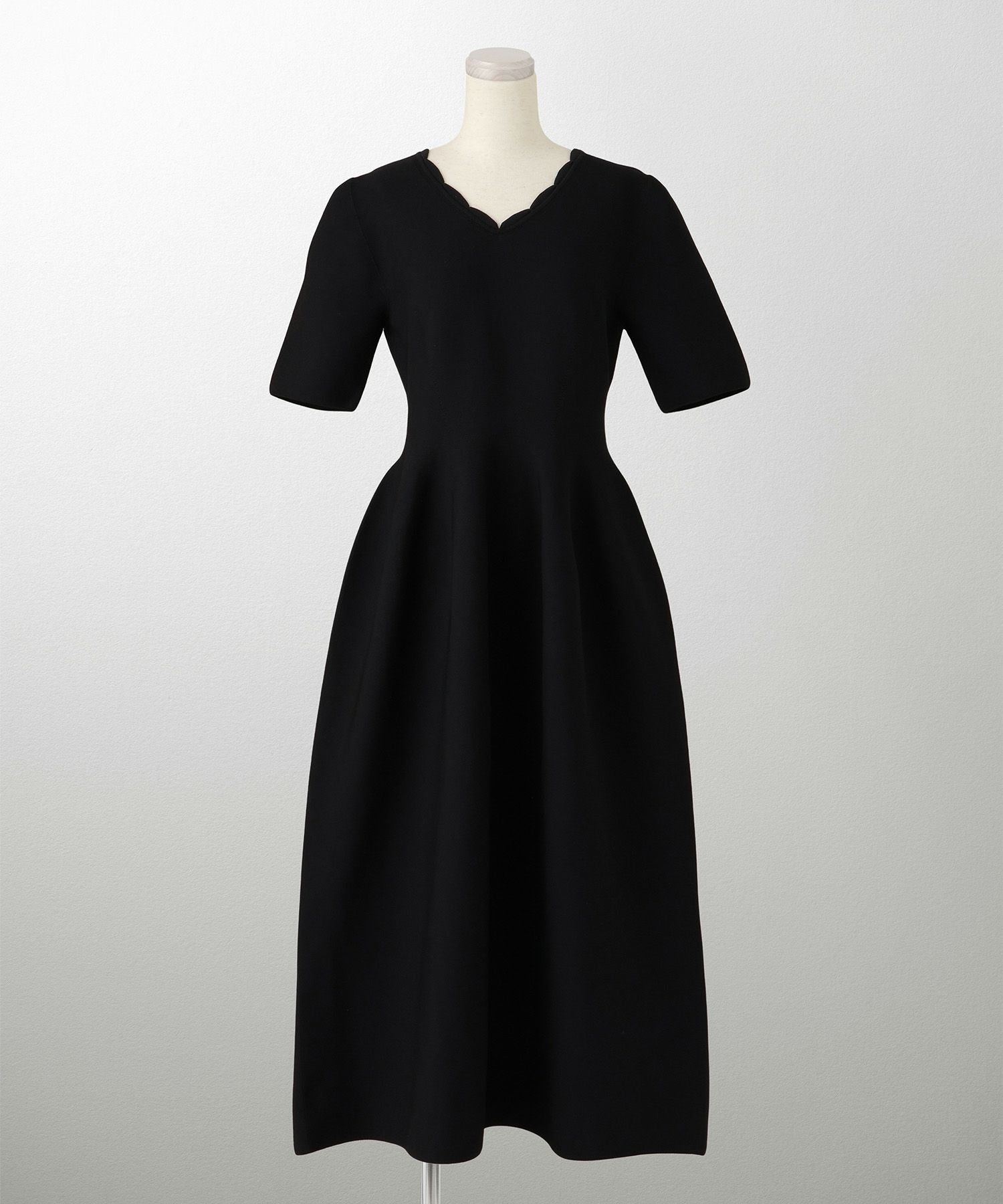スカラップネック ホールガーメント ニット ワンピース HUIT 全3色