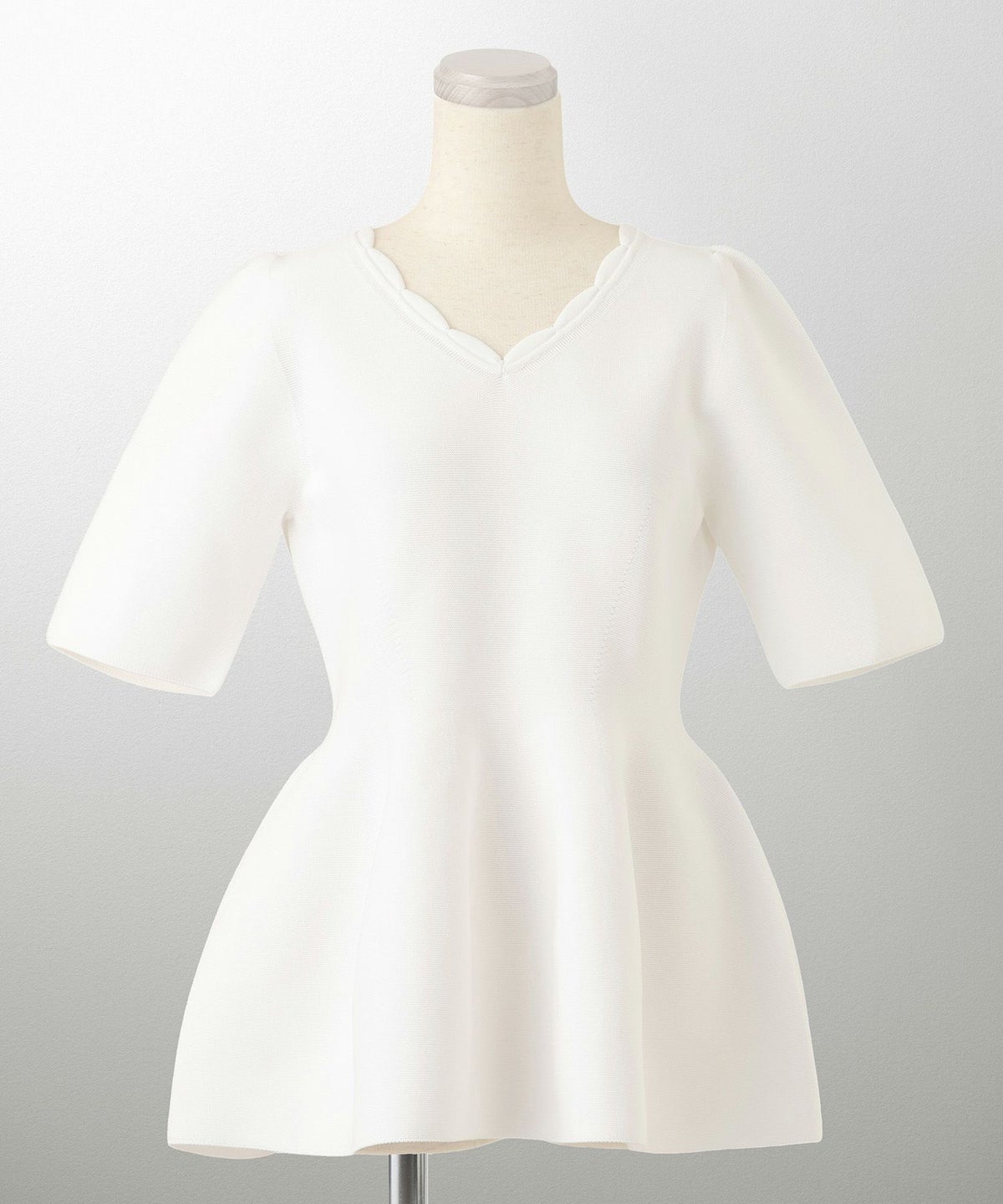 レディース ニットトップス  サマーニット スカラップ 半袖 きれいめ 上品 洗える ホワイト サックス ブラック S M