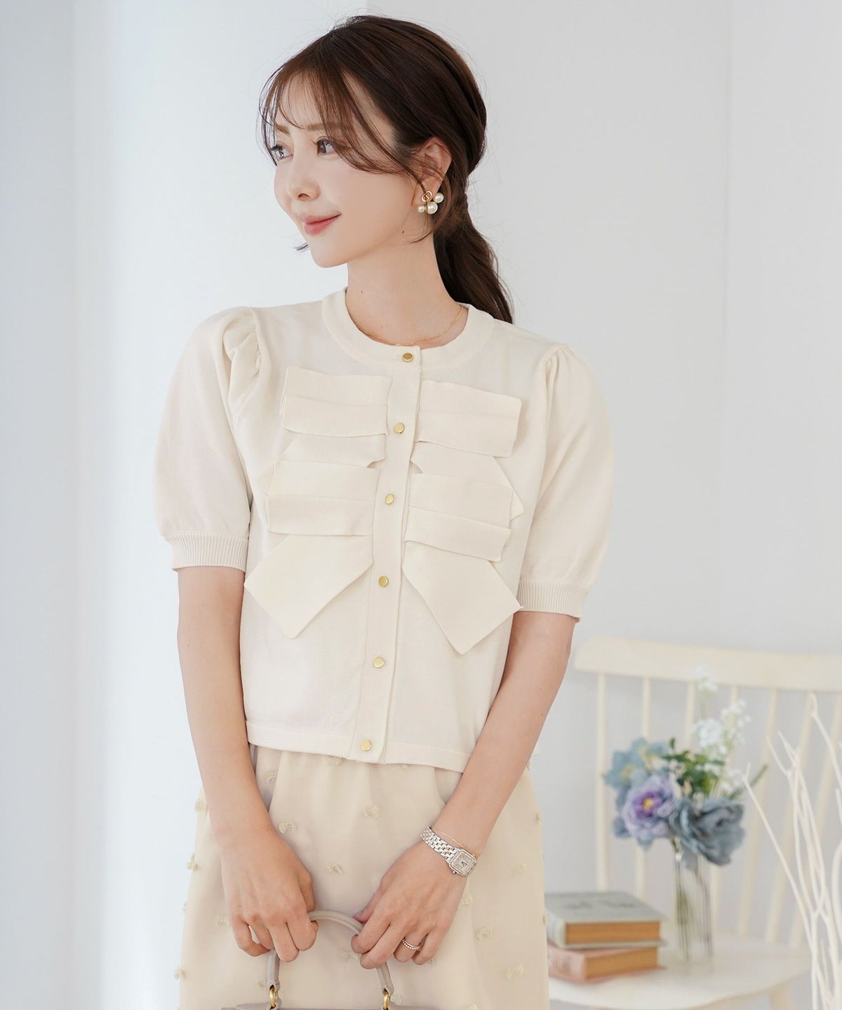 レディース/ニット/ジャケット/ショート丈/コンパクト丈/ゴールド/リボン/春/夏/秋/きれい/フェミニン/エレガント/上品
