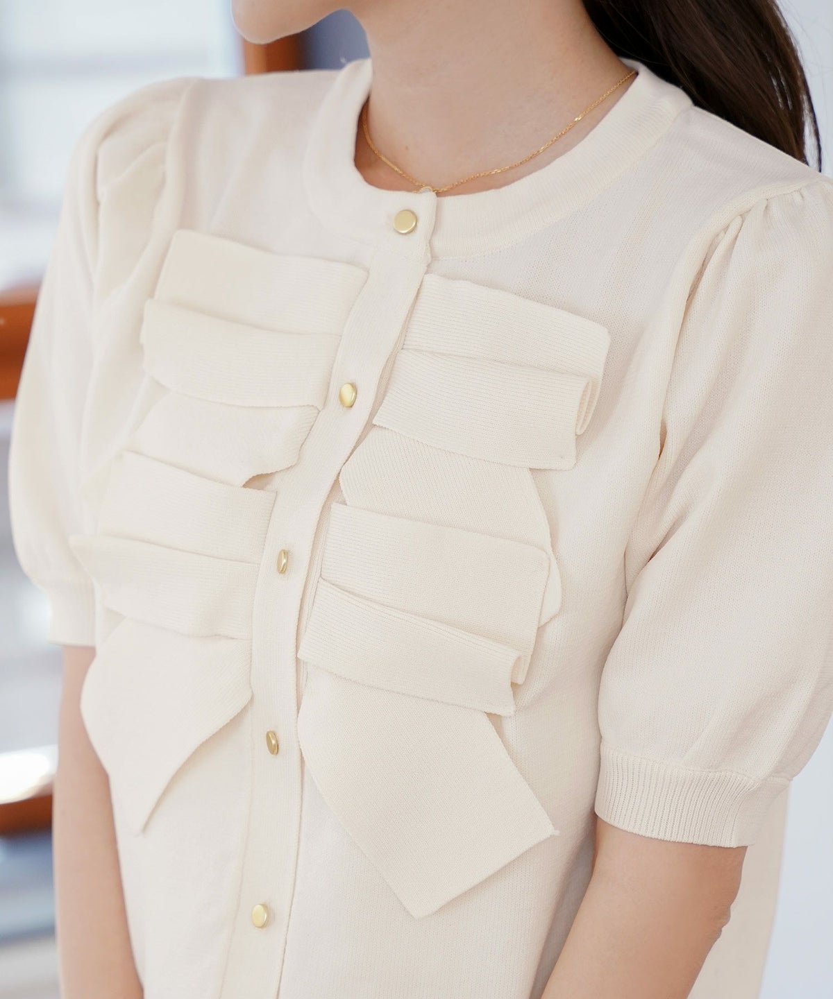 レディース/ニット/ジャケット/ショート丈/コンパクト丈/ゴールド/リボン/春/夏/秋/きれい/フェミニン/エレガント/上品