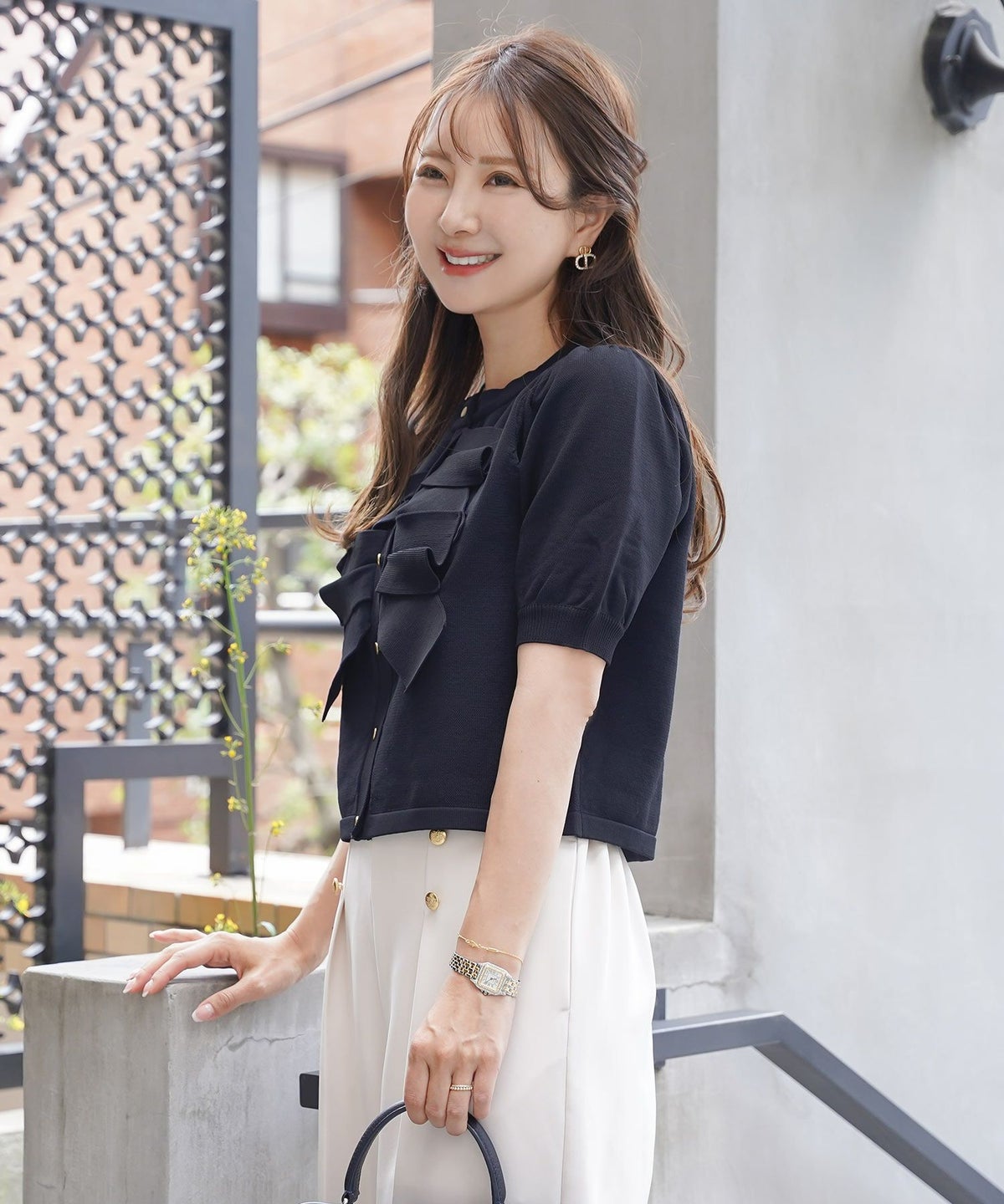 レディース/ニット/ジャケット/ショート丈/コンパクト丈/ゴールド/リボン/春/夏/秋/きれい/フェミニン/エレガント/上品