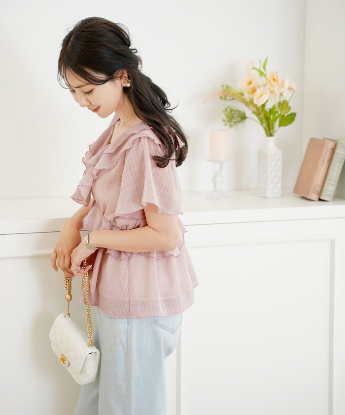 レディース/ブラウス/トップス/ショート丈/コンパクト丈/フリル/ストライプ柄/半シアー/透け感/清涼感/ホワイト/ピンク/ミント/春/夏/旅行/バタフライスリーブ/半袖/ハイウエスト/チェック柄