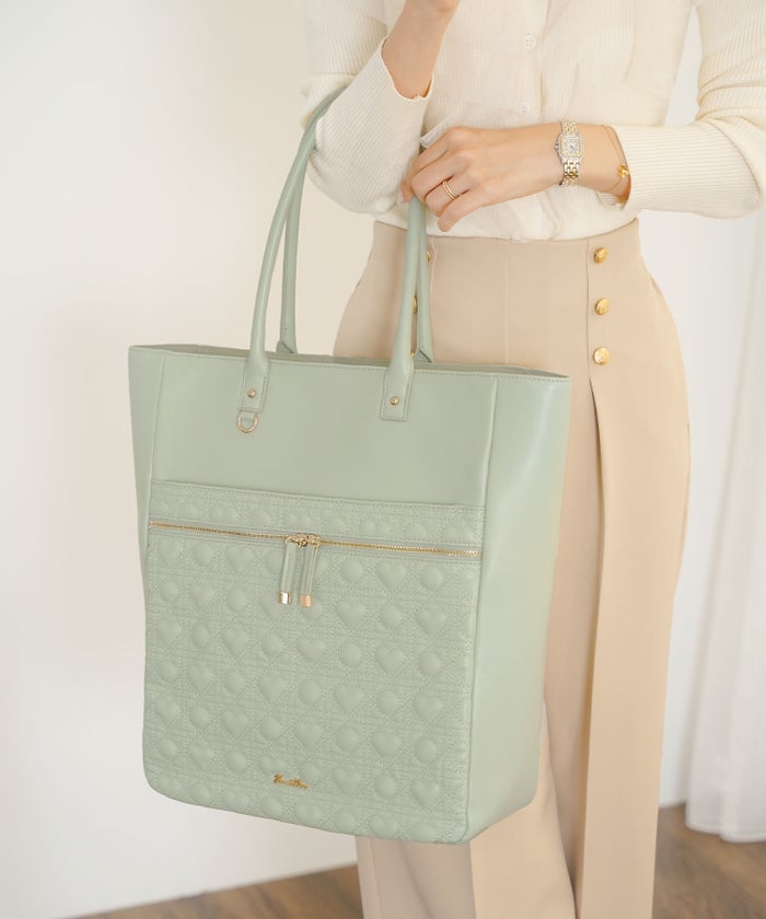 レディース/ビジネスバッグ/A4/軽量/大容量/通勤/バッグ/pc/キャリーオン/トートバッグ/20代/30代/40代/ギフト/td/母の日/春/夏/秋/冬/ハートキルティング/可愛い/推し活/お仕事/ビジネスバッグ/旅行/ハンドル/肩掛け