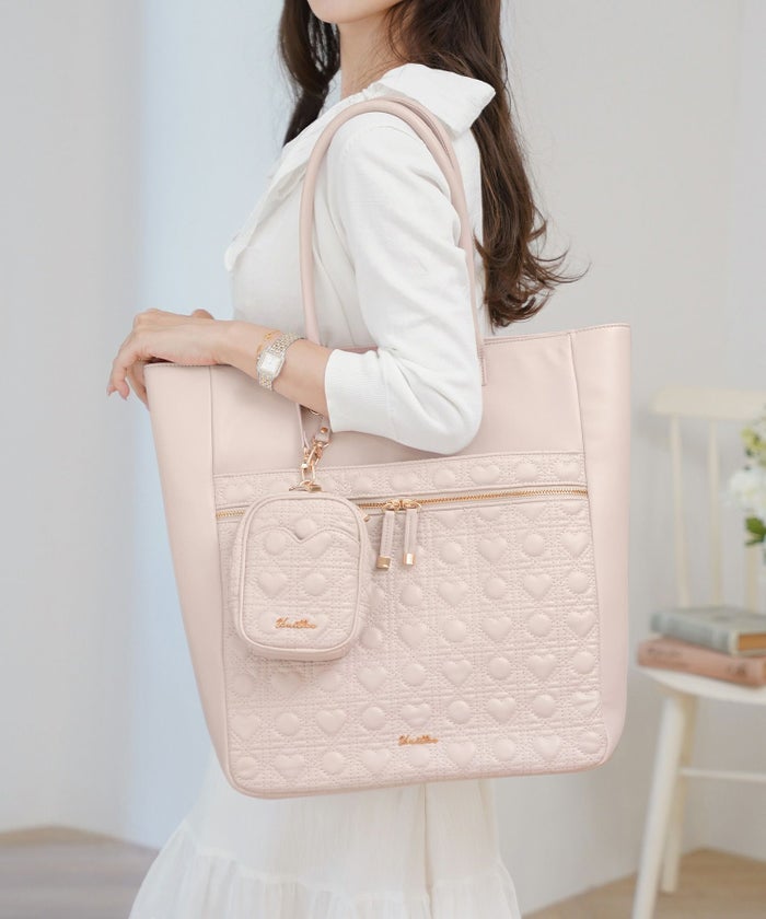 レディース/ビジネスバッグ/A4/軽量/大容量/通勤/バッグ/pc/キャリーオン/トートバッグ/20代/30代/40代/ギフト/td/母の日/春/夏/秋/冬/ハートキルティング/可愛い/推し活/お仕事/ビジネスバッグ/旅行/ハンドル/肩掛け