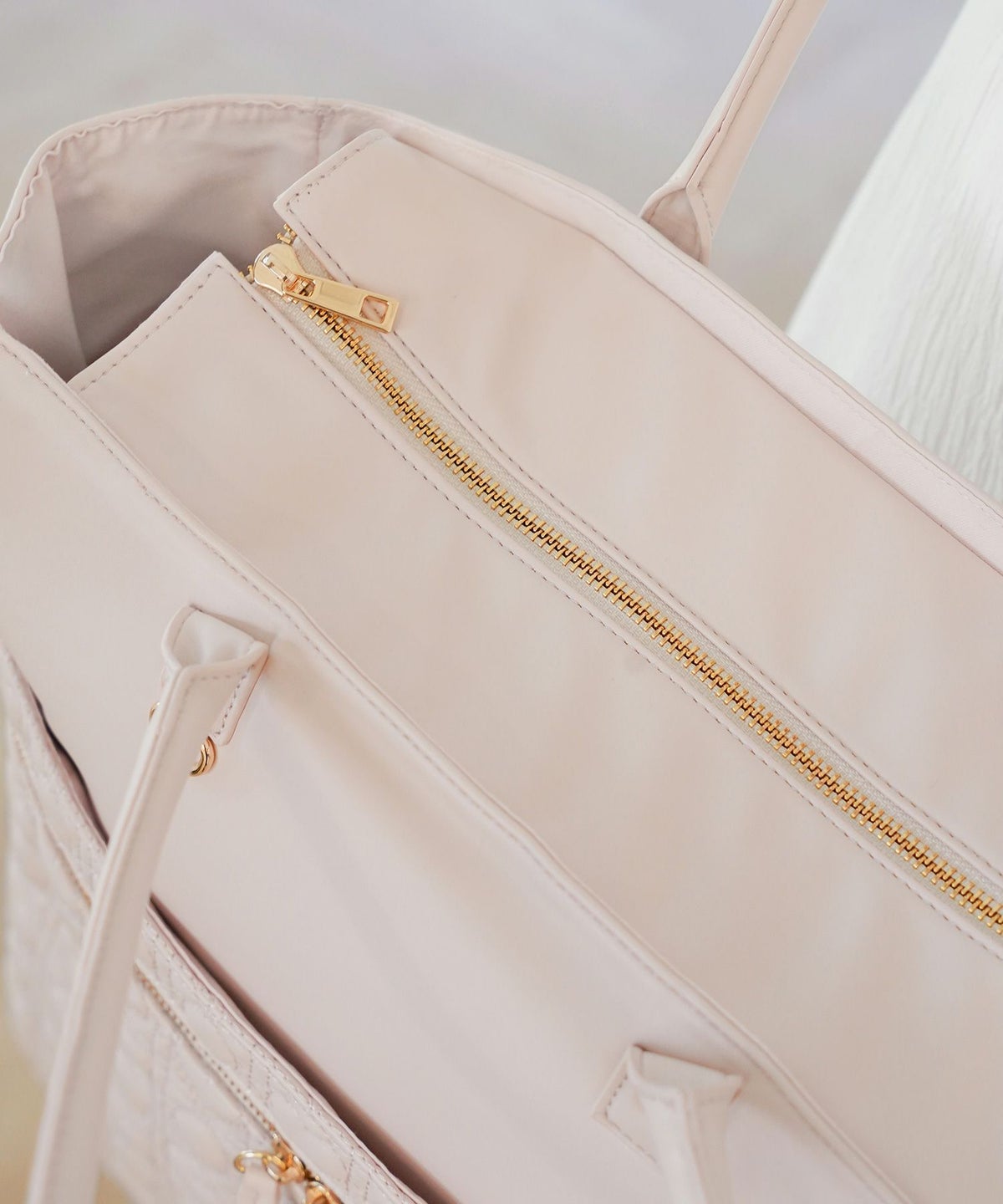 レディース/ビジネスバッグ/A4/軽量/大容量/通勤/バッグ/pc/キャリーオン/トートバッグ/20代/30代/40代/ギフト/td/母の日/春/夏/秋/冬/ハートキルティング/可愛い/推し活/お仕事/ビジネスバッグ/旅行/ハンドル/肩掛け