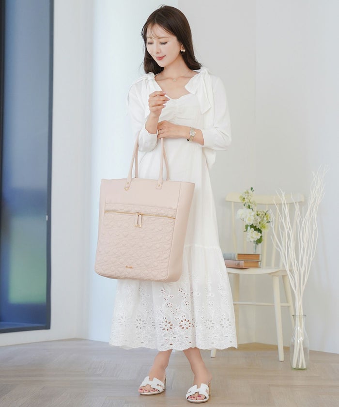 レディース/ビジネスバッグ/A4/軽量/大容量/通勤/バッグ/pc/キャリーオン/トートバッグ/20代/30代/40代/ギフト/td/母の日/春/夏/秋/冬/ハートキルティング/可愛い/推し活/お仕事/ビジネスバッグ/旅行/ハンドル/肩掛け