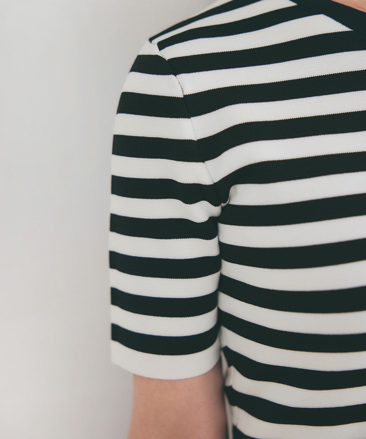 手洗い可上品きれいめボーダー柄大人可愛いオフィスカジュアルフェニミンオフィス白黒ジョイントスペース