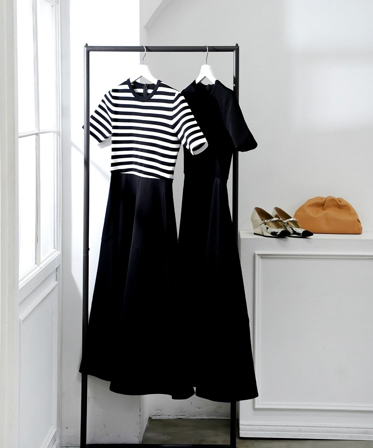 手洗い可上品きれいめボーダー柄大人可愛いオフィスカジュアルフェニミンオフィス白黒ジョイントスペース