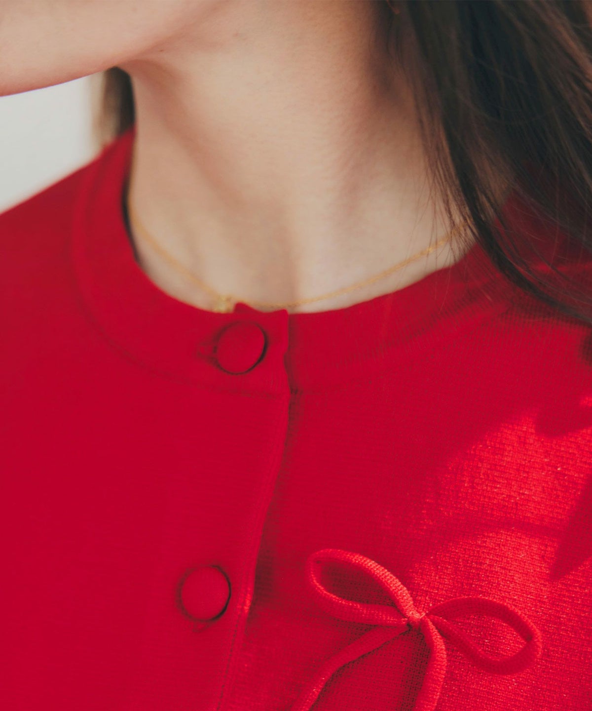 手洗い可ラウンドネック裾リブおしゃれフェミニン上品大人可愛いきれいめ大人カジュアルくるみ釦ジョイントスペース