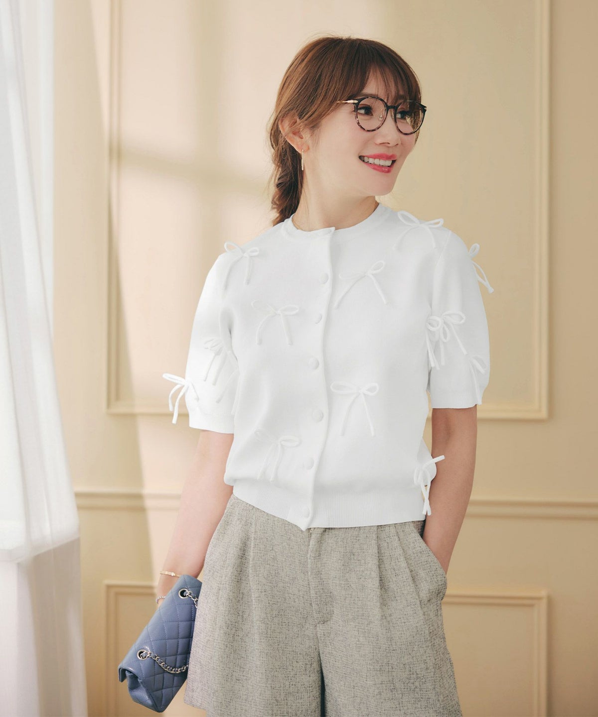 手洗い可ラウンドネック裾リブおしゃれフェミニン上品大人可愛いきれいめ大人カジュアルくるみ釦ジョイントスペース