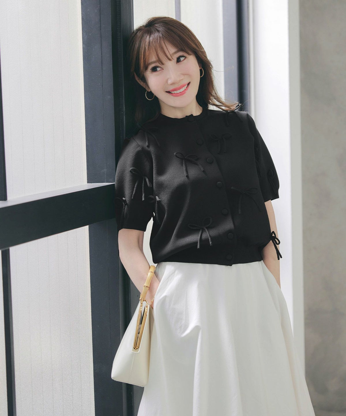 手洗い可ラウンドネック裾リブおしゃれフェミニン上品大人可愛いきれいめ大人カジュアルくるみ釦ジョイントスペース