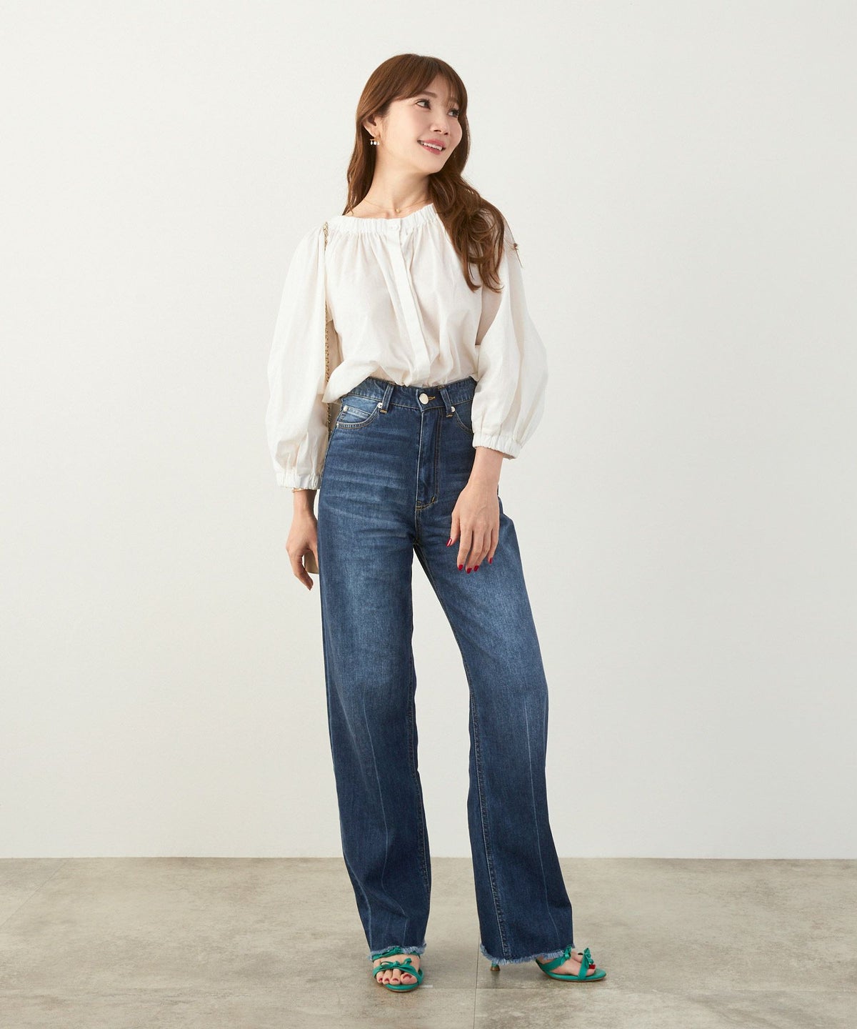 セレクト上品きれいめボリュームスリーブフリーサイズオフィスカジュアルフェミニンシンプルゆったり体型カバージョイントスペース