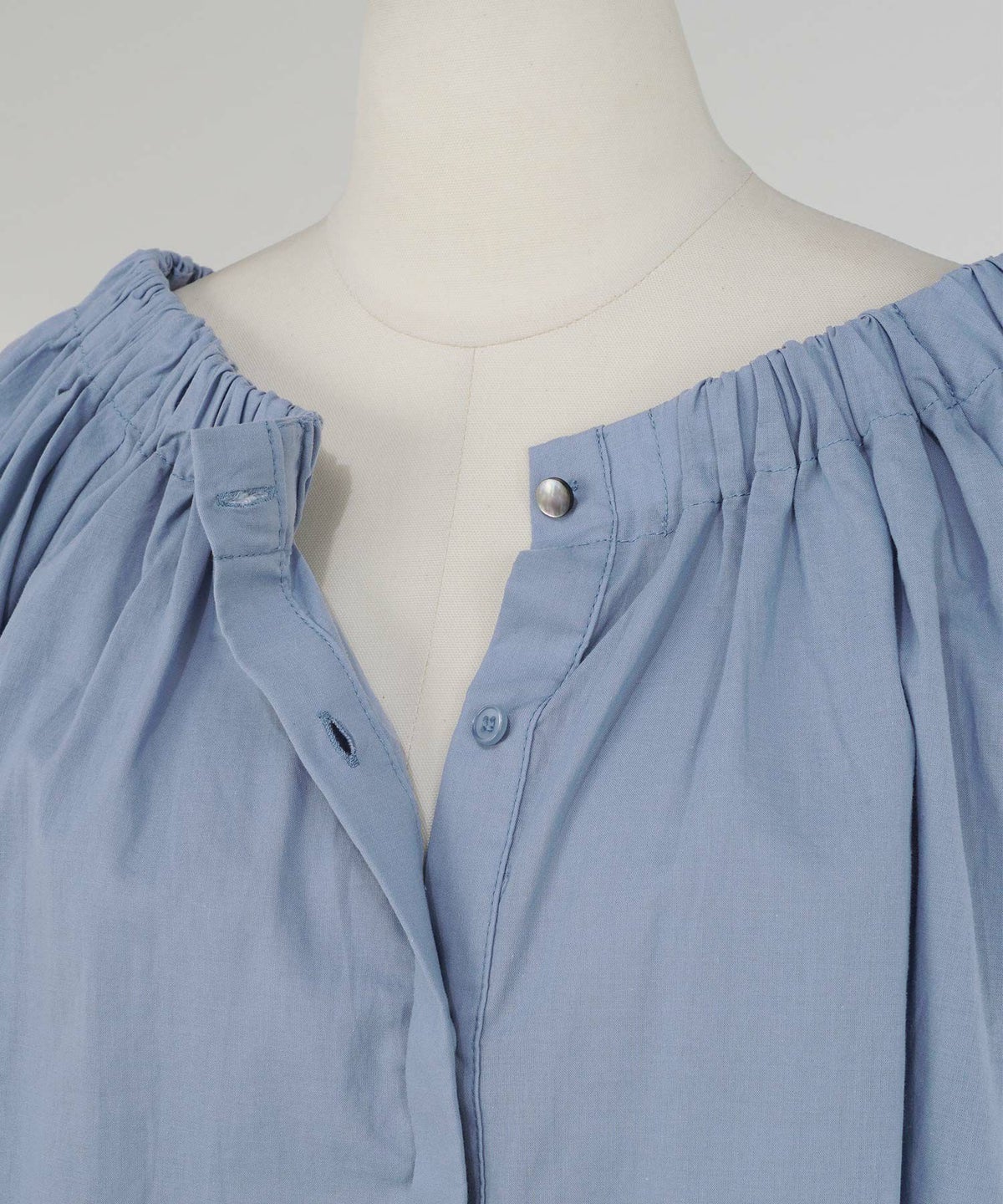 セレクト上品きれいめボリュームスリーブフリーサイズオフィスカジュアルフェミニンシンプルゆったり体型カバージョイントスペース