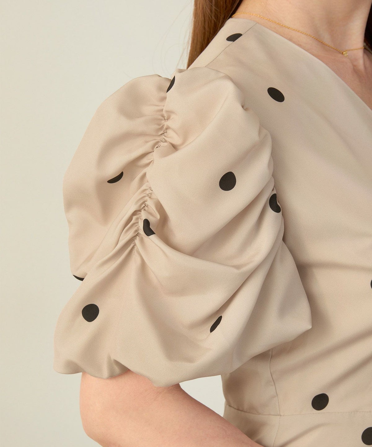 手洗い可Vネックタイトオケージョンセレモニーおしゃれフェミニン上品大人可愛いきれいめ半袖夏柄ジョイントスペース