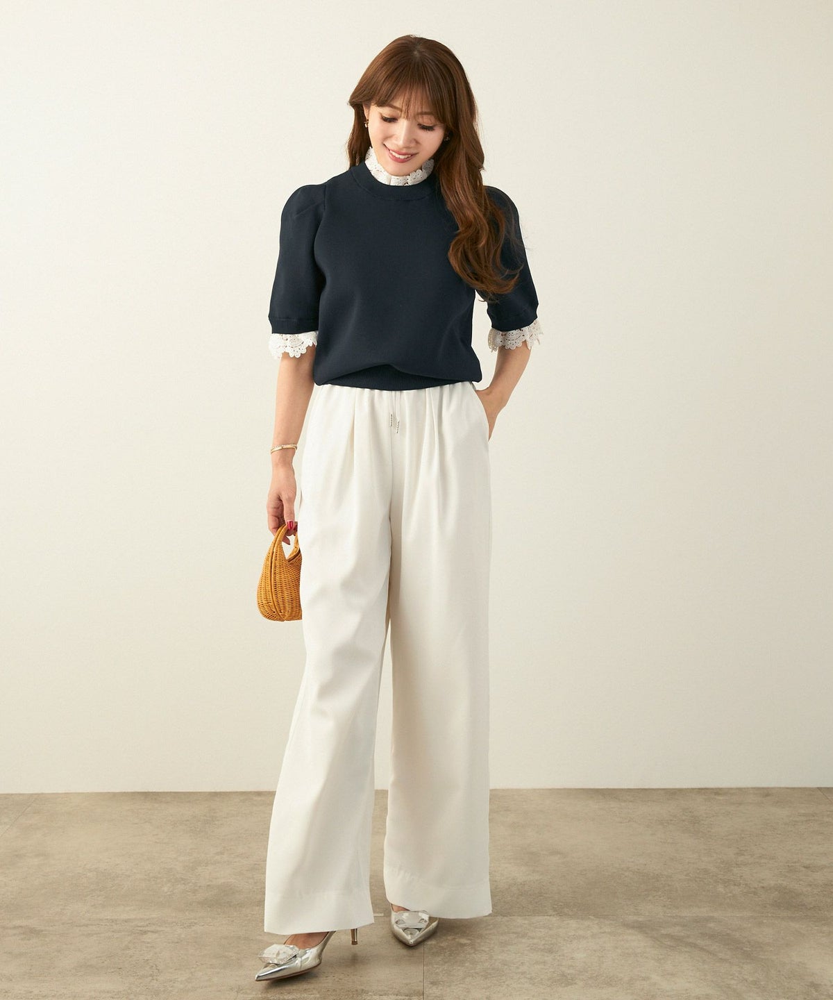 手洗い可ラウンドネック裾リブおしゃれフェミニンオフィス上品大人可愛いきれいめ大人カジュアルジョイントスペース