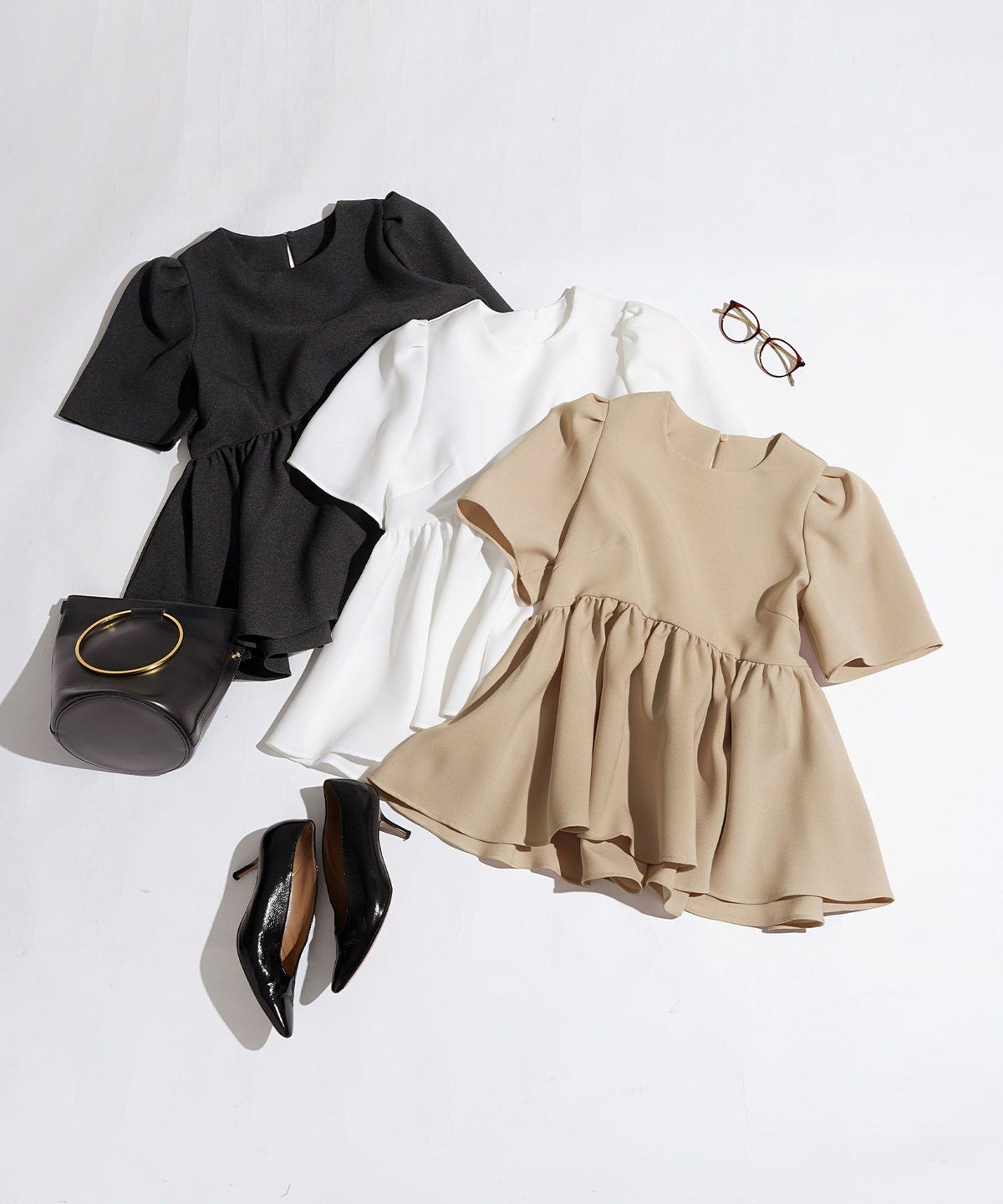 手洗い可かわいい上品きれいめ大人カジュアルオフィスフェミニン体型カバーシンプルラウンドネックジョイントスペース