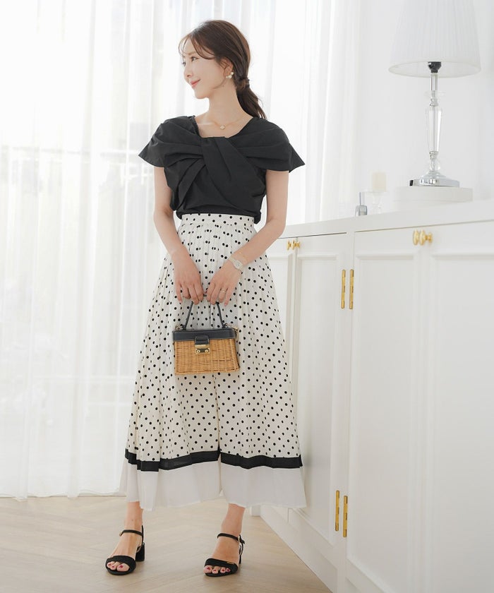 レディース/ブラウス/トップス/リボン/オフショル/ノースリーブ/肩先/グレージュ/ブラック/春/夏/秋/エレガント/上品/大人