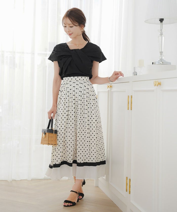 レディース/ブラウス/トップス/リボン/オフショル/ノースリーブ/肩先/グレージュ/ブラック/春/夏/秋/エレガント/上品/大人