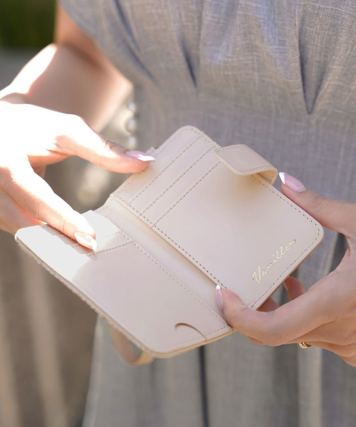 レディースパスケース定期入れICカードIDケース社員証学生証免許証IDカードカードケースストラップ付キーホルダー推し活チェキホルダートレカおしゃれオシャレかわいい可愛い大人女子大人かわいいシンプル人気ハートキルティング柄ピンクブラックストロベリーミルク