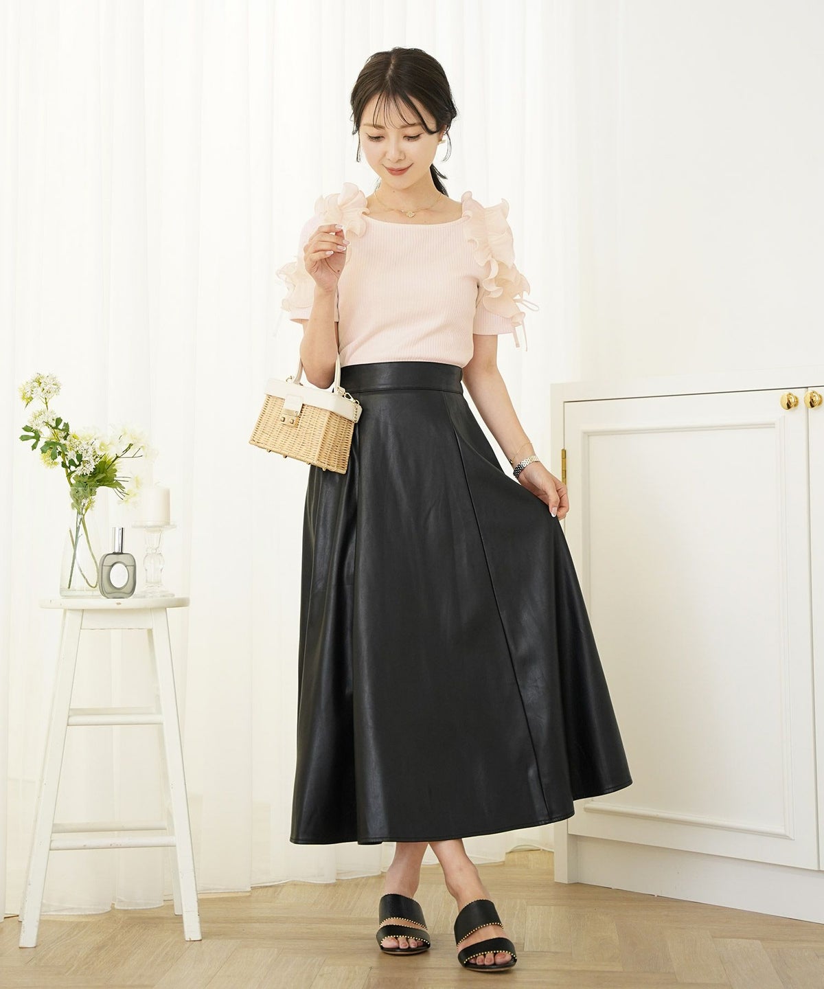 レディース/カットソー/トップス/フリル/プリーツ/パーツ/袖/映え/半袖/リボン/クルーネック/リブカットソー/ボーダー/無地/アイボリー/ピンク/ブラック/春/夏/秋/晩夏/伸縮/フェミニン/エレガント/上品/カワイイ/おしゃれ