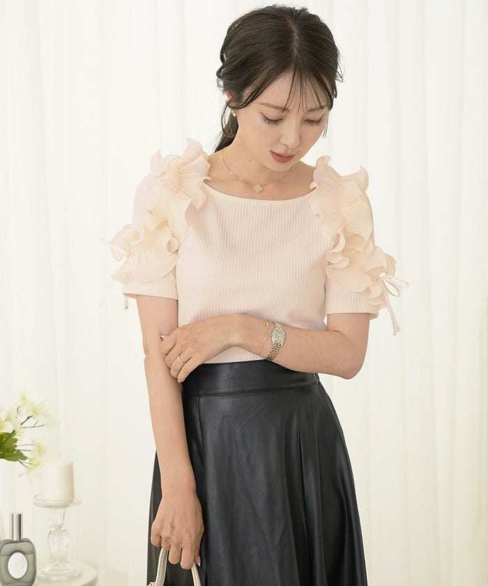 レディース/カットソー/トップス/フリル/プリーツ/パーツ/袖/映え/半袖/リボン/クルーネック/リブカットソー/ボーダー/無地/アイボリー/ピンク/ブラック/春/夏/秋/晩夏/伸縮/フェミニン/エレガント/上品/カワイイ/おしゃれ