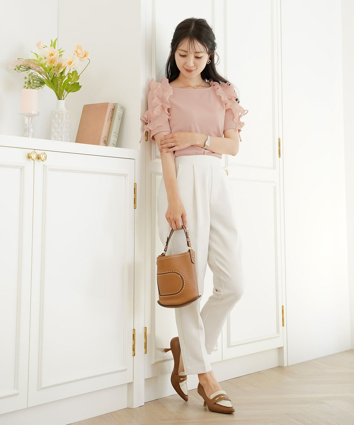 レディース/カットソー/トップス/フリル/プリーツ/パーツ/袖/映え/半袖/リボン/クルーネック/リブカットソー/ボーダー/無地/アイボリー/ピンク/ブラック/春/夏/秋/晩夏/伸縮/フェミニン/エレガント/上品/カワイイ/おしゃれ