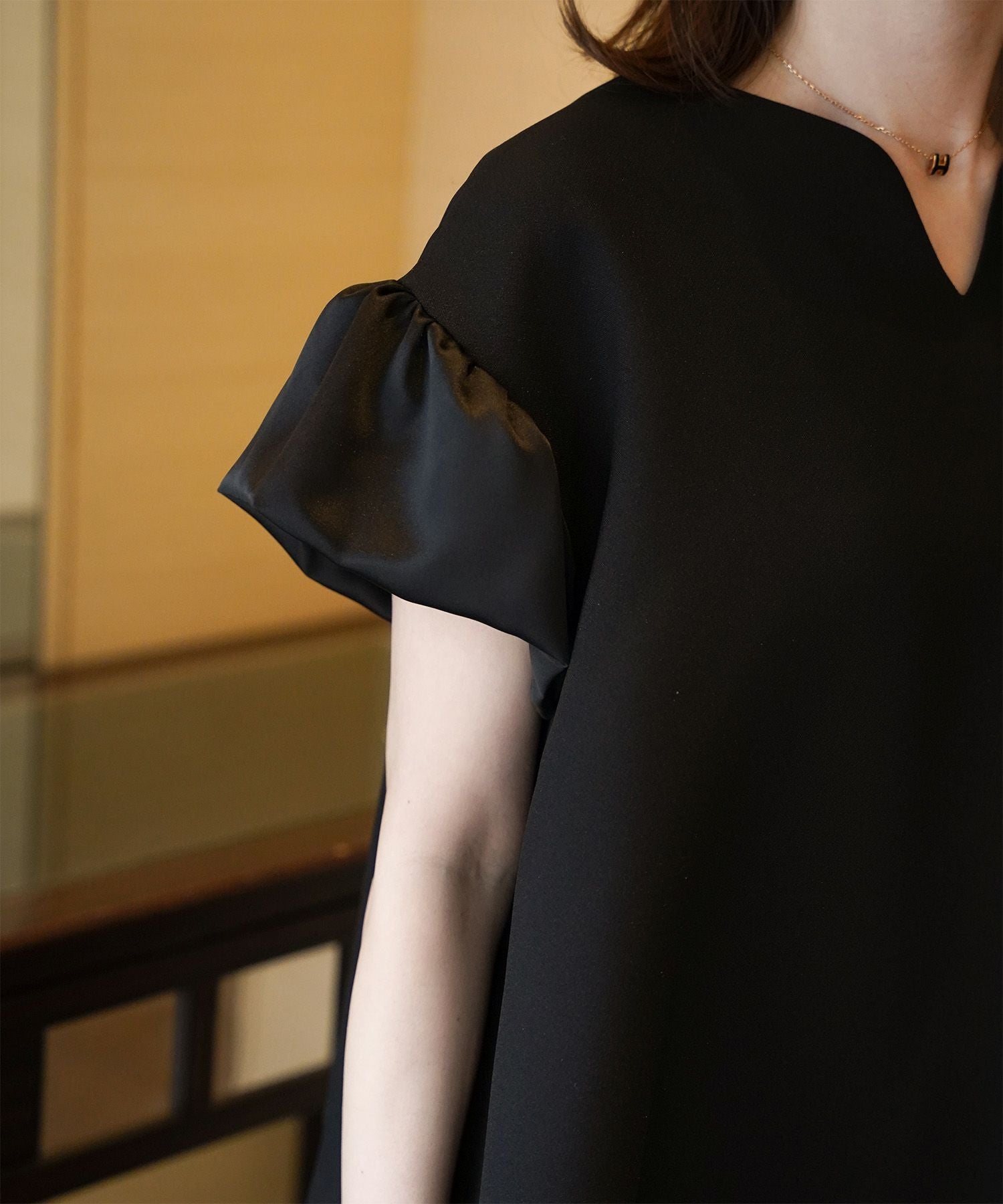 サテン フレアスリーブ ブラウス HUIT 全3色｜hit821-0269【3】 - 半袖