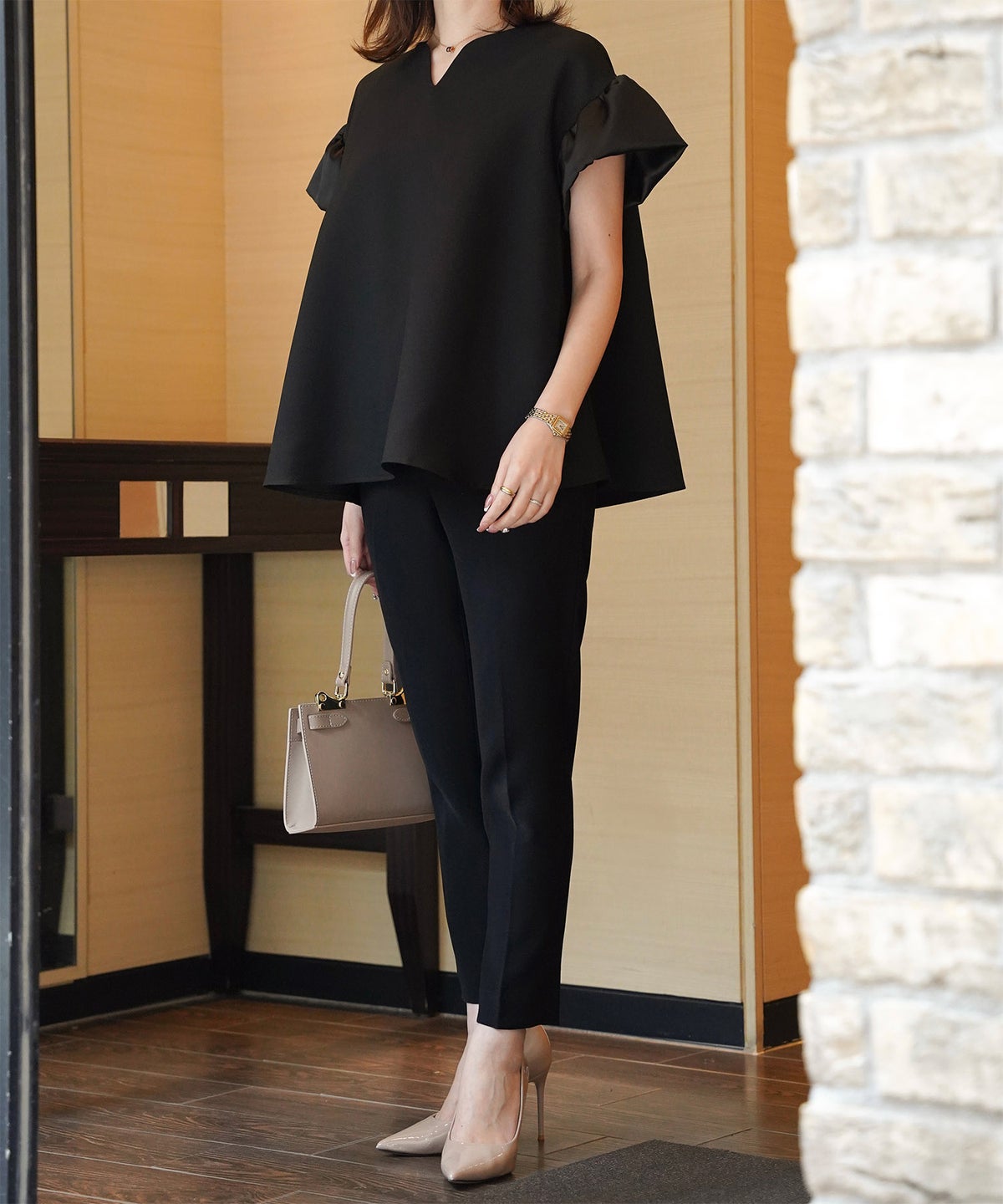 レディース ブラウス サテン フレア袖 半袖 ボリューム袖 オフィス きれいめ 上品 洗える