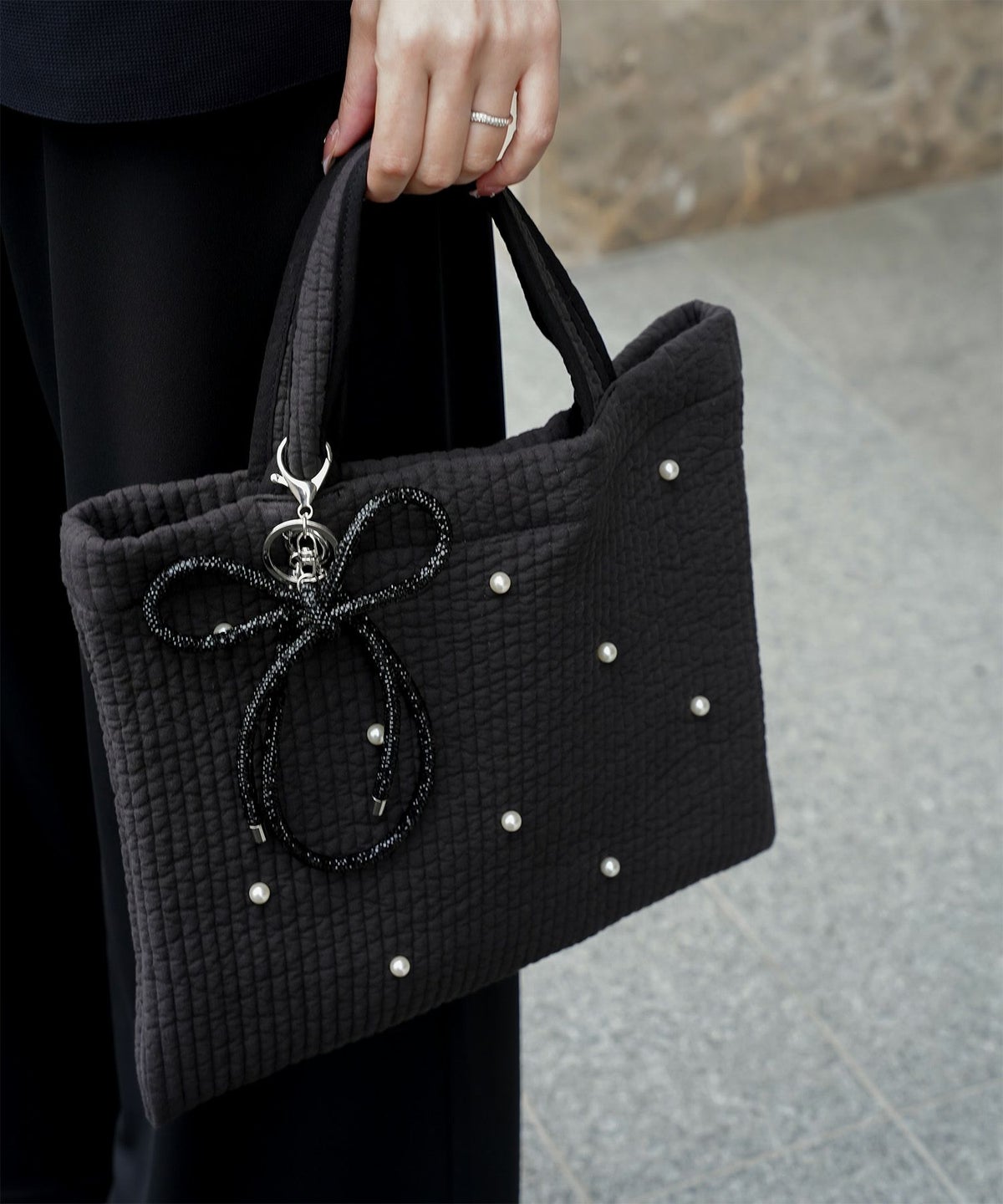 セレクト レディース キラキラ リボン チャーム きれいめ 大人可愛い トレンド/シルバー/ブラック/フリー/ラインストーン