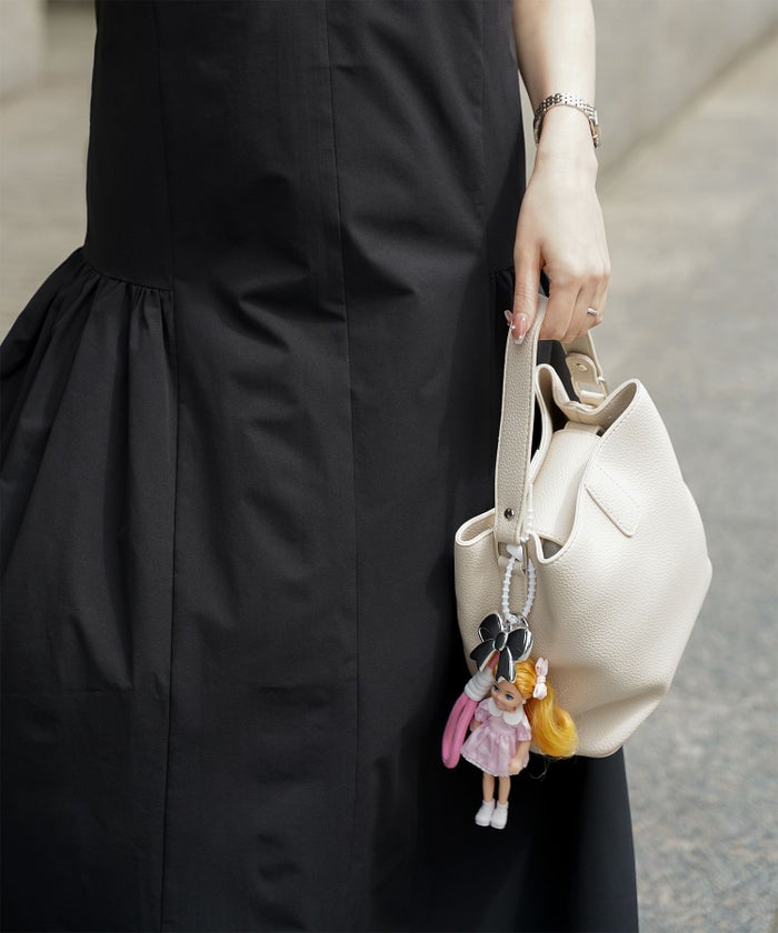 セレクト レディース グッズ 小物 人形 ドール チャーム キーホルダー ピンク ブラック おしゃれ 大人可愛い